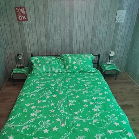 Escale Du Bourlingueur Apartman Charleroi Kültér fotó