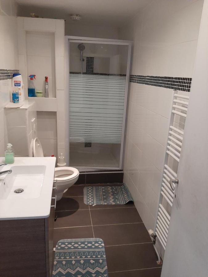 Escale Du Bourlingueur Apartman Charleroi Kültér fotó